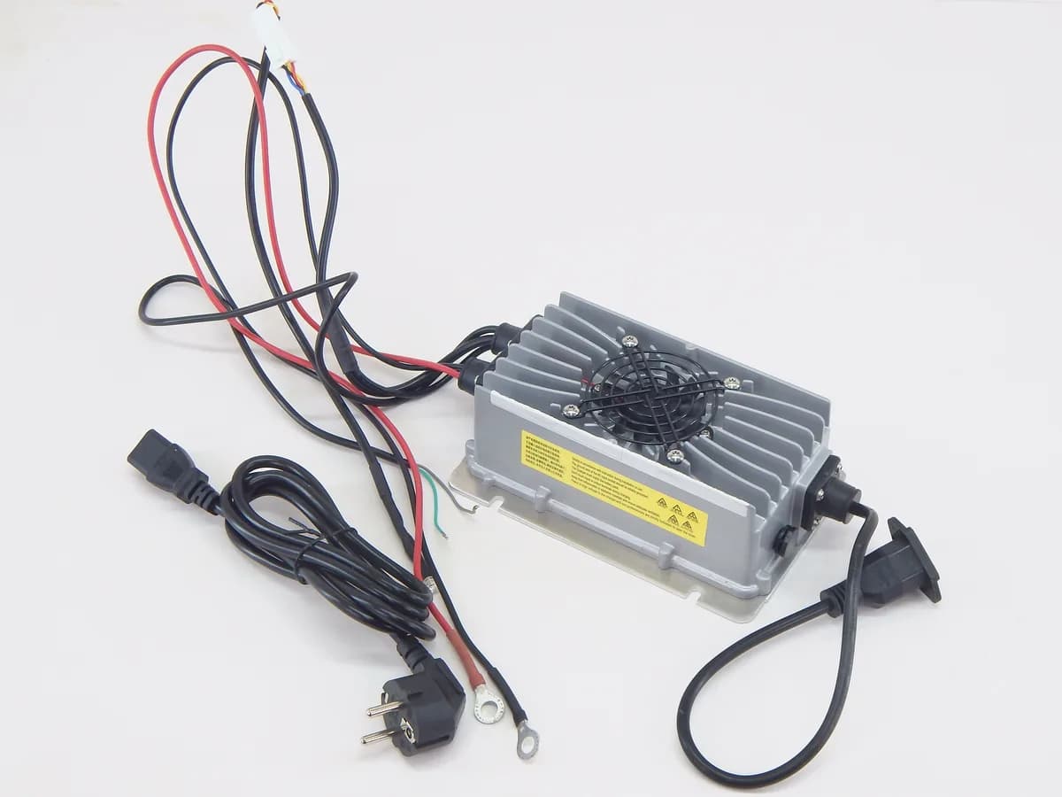 Зарядное устройство для штабелёров WS/IWS 24V/15A (Charger)