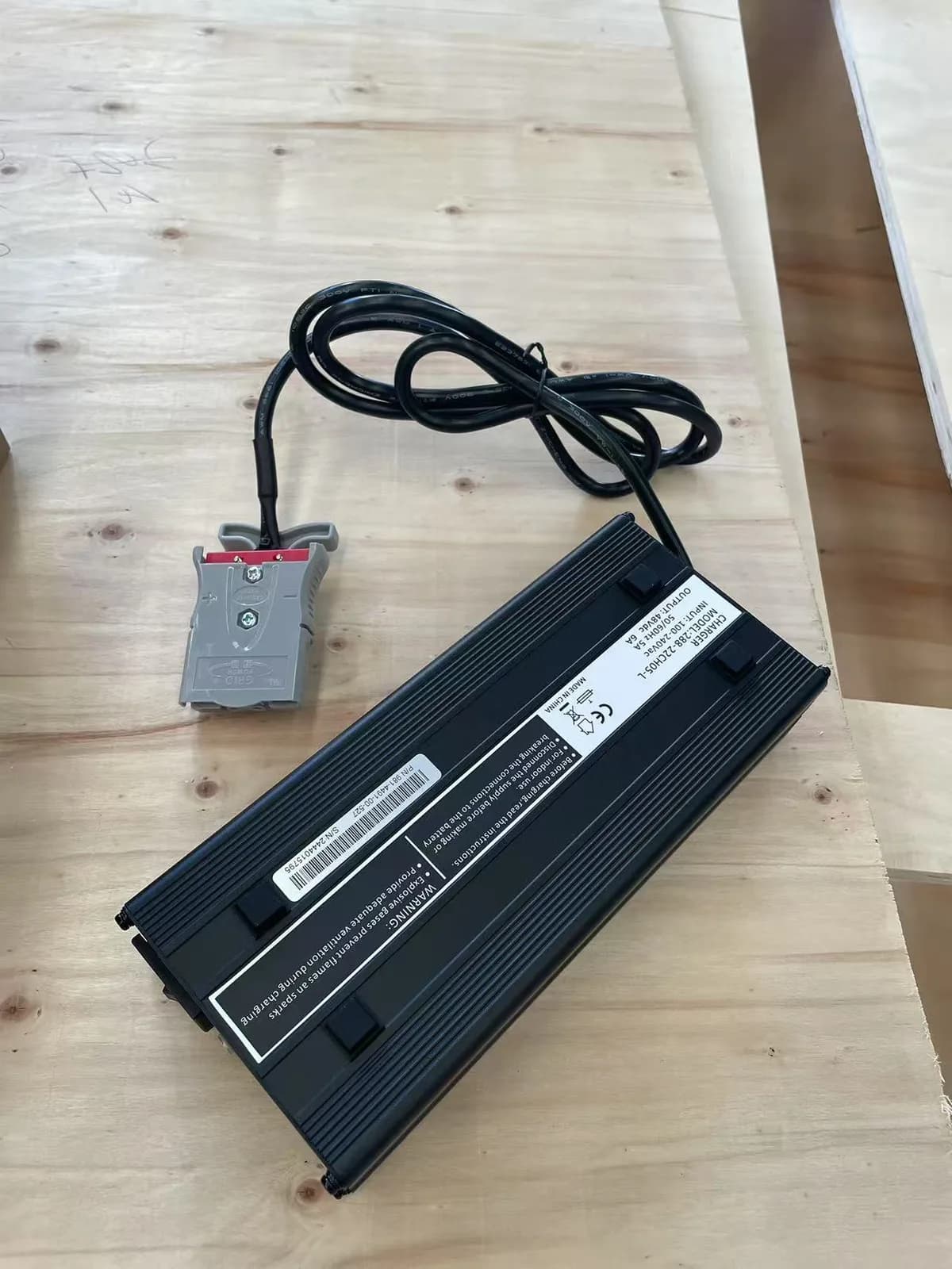 Зарядное устройство для тележек CBD20W-II 48/5A (Charger)